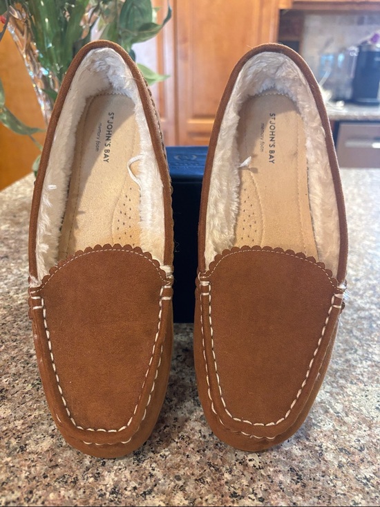 St. John's Bay Shoes - St. John's Bay Women's Chestnut Suede Fleece-Lined Moccasins       Size 8.5
